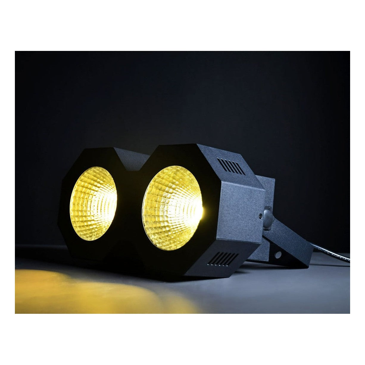 QTX HPWash-100 100W Dual COB LED Stage Blinder 2