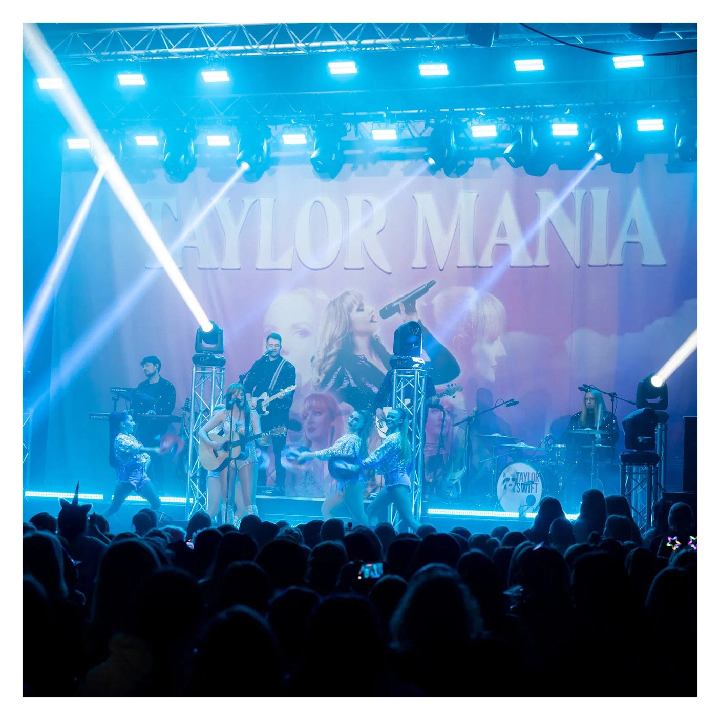 Equinox PIXELpoint Batten 40 x 3W RGB LED Light Bar 15