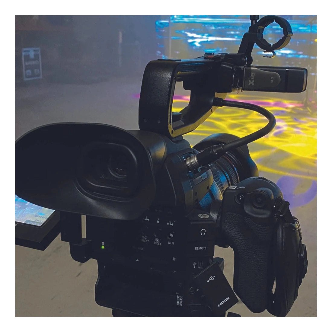 Xvive XU3 Wireless Microphone System 4