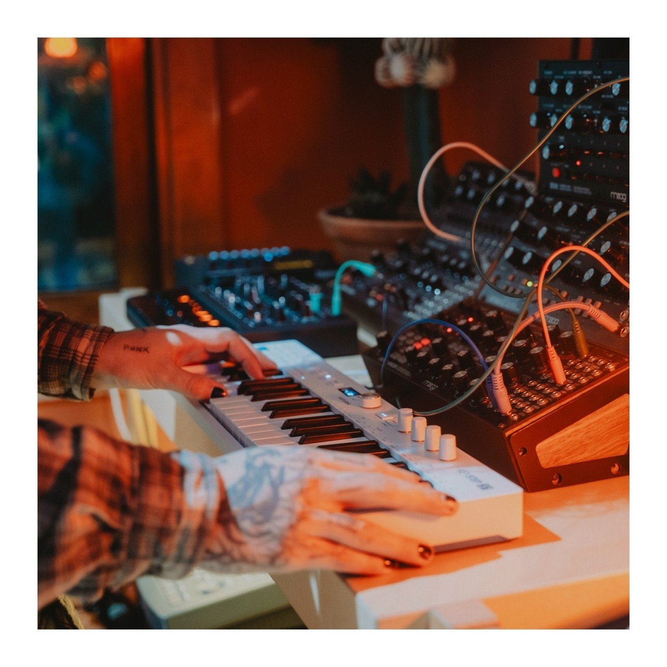 Arturia KeyStep 37 MK2 - 37-Key Compact MIDI Controller & Sequencer 7