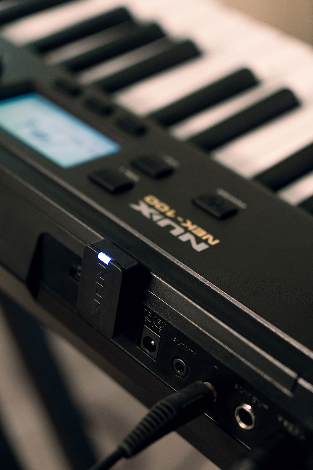 NUX NEK-110 61-Key Portable Keyboard - Black 5