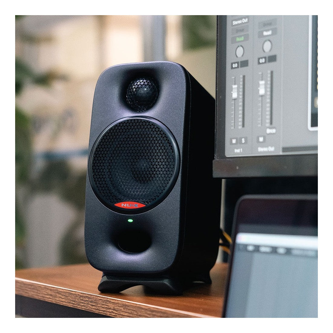 NUX Axon 3 Super-Compact Nearfield Studio Monitors - Black 6