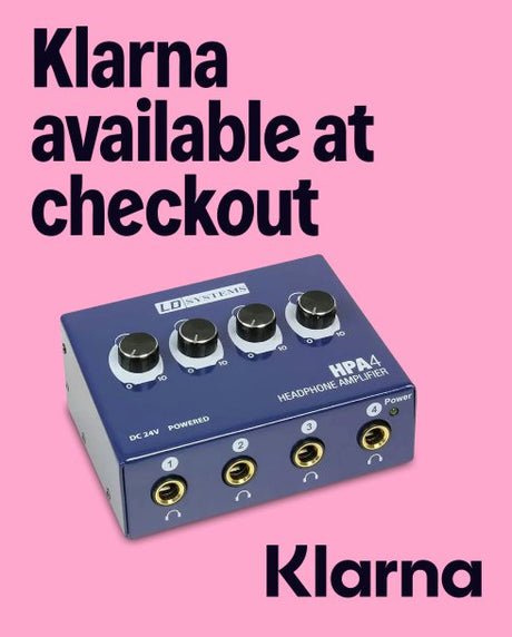 Headphone amplifier with Klarna branding on a pink background