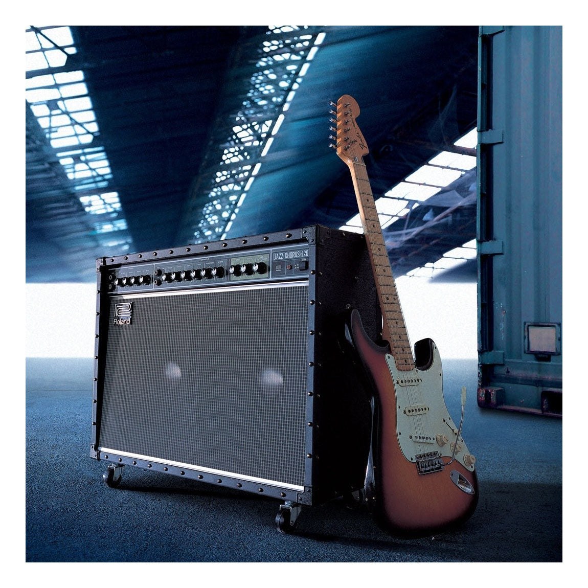 Roland JC-120 - Legendary Jazz Chorus Guitar Amplifier 5
