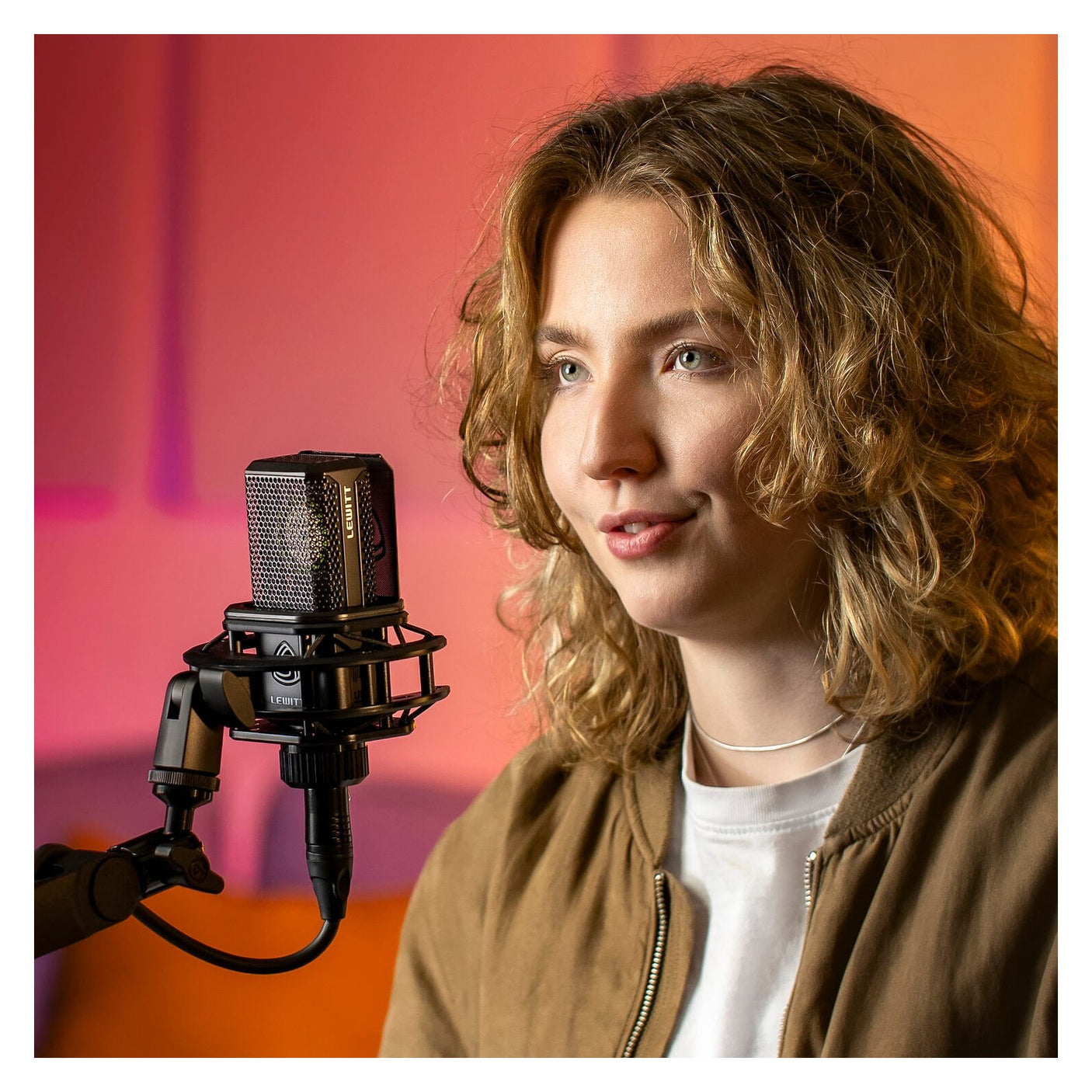Lewitt RAY Condenser Microphone with AURA Vocal Autofocus Technology 3